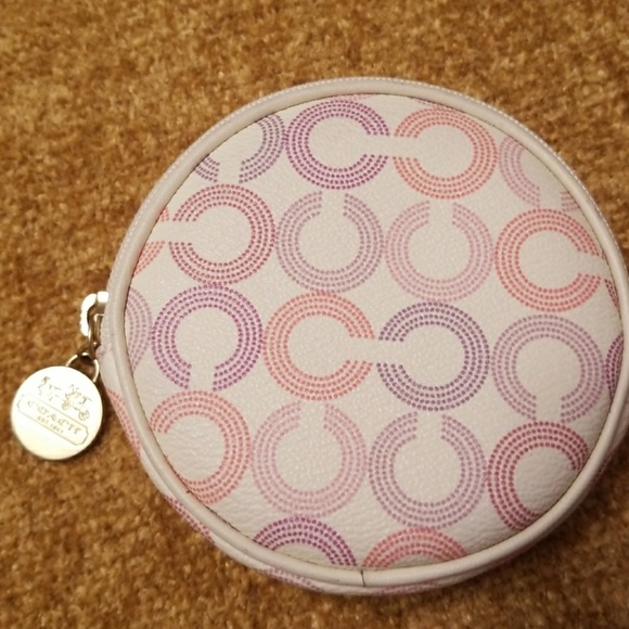 🌸Nwot Leather Coach Coin Purse Pink Satin Lined🌸 - Picture 2 of 8